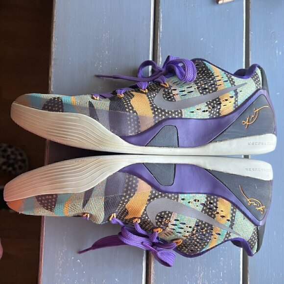 Men's Nike Kobe 9 EM Low Unleashed Pop Art 2014 Shoes Size 8.5 - Picture 10 of 16
